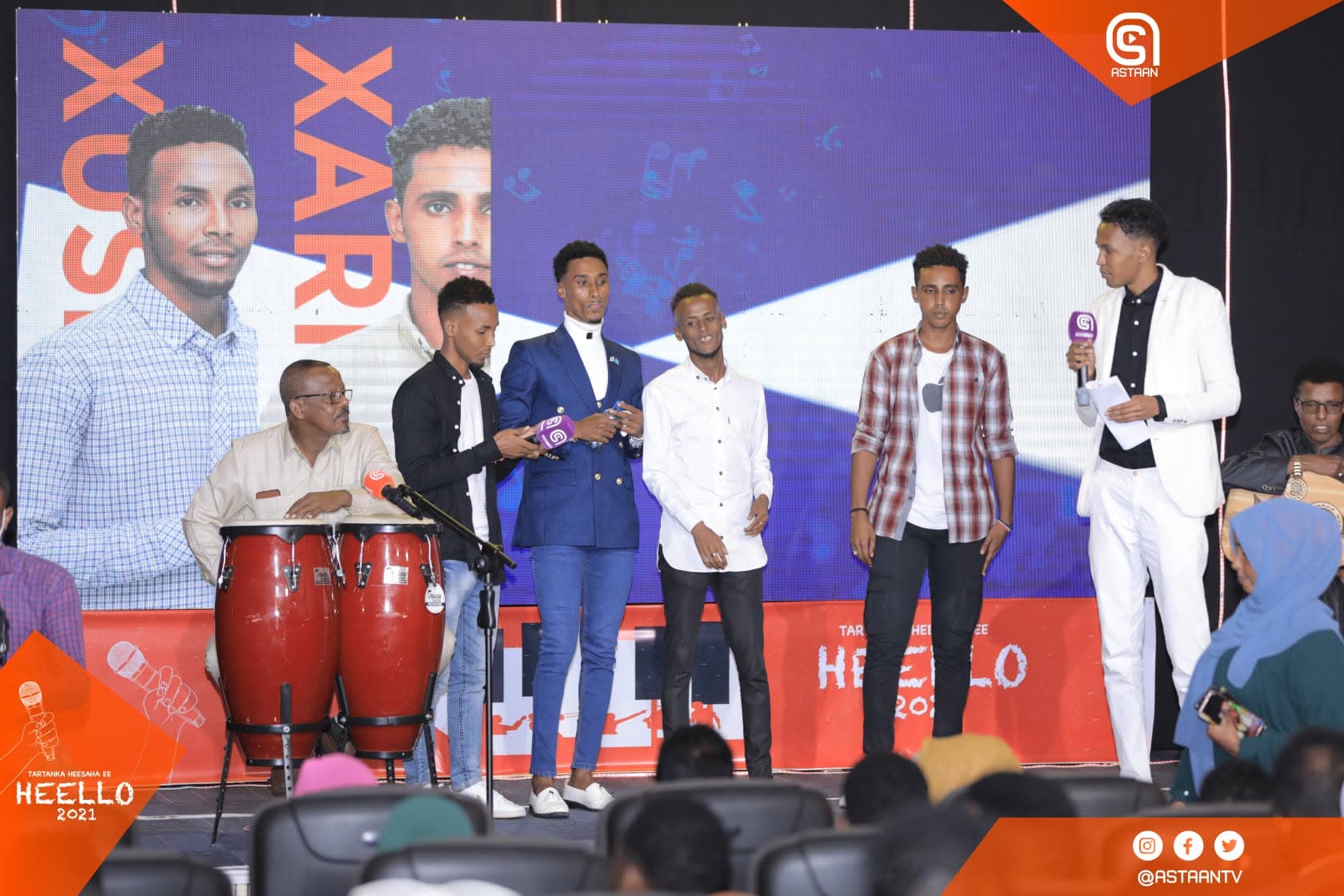 Singers competing in the Heello Talent Competition